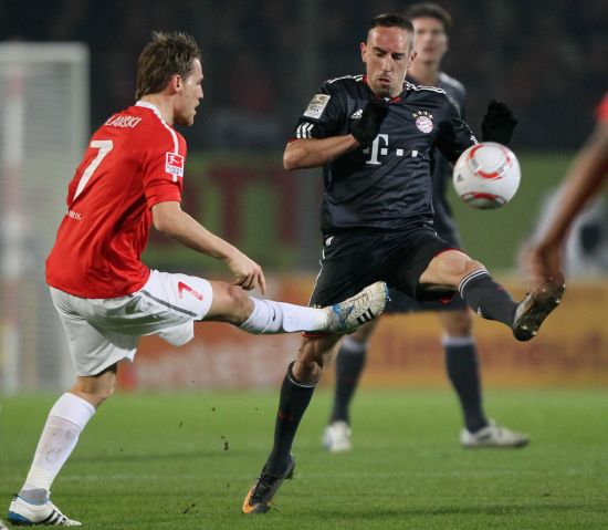 並非原地踏 並非原地踏